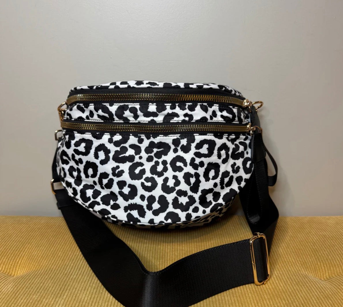 RONI BUMBAGS