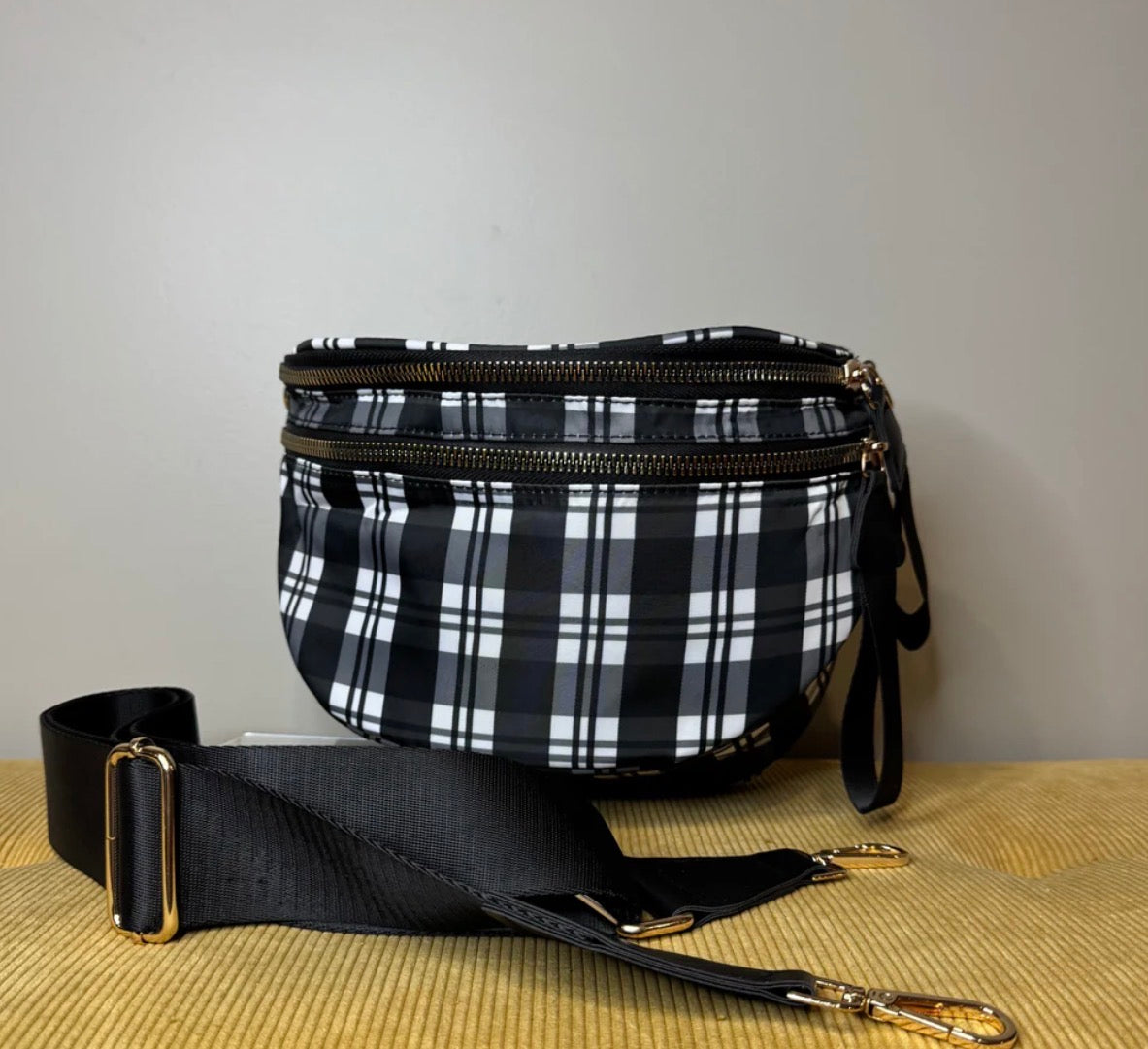 RONI BUMBAGS