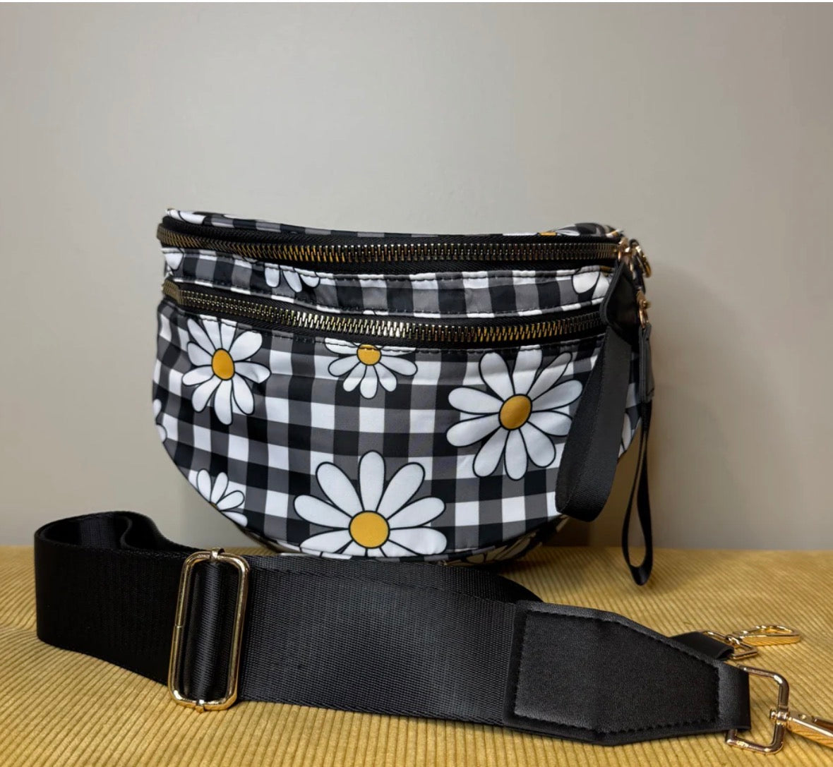 RONI BUMBAGS