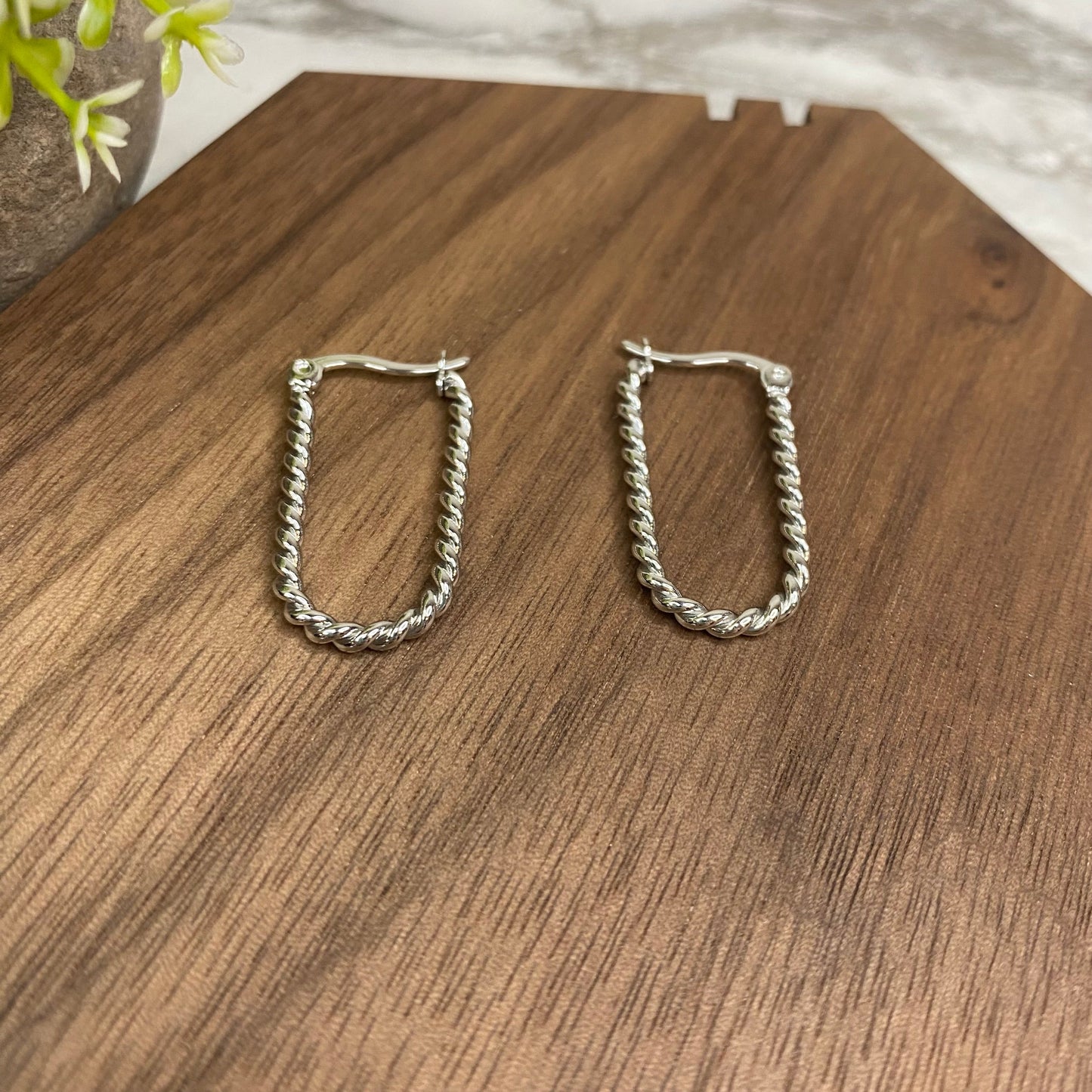 Metal Dangle Earrings - Silver Oval Hoops