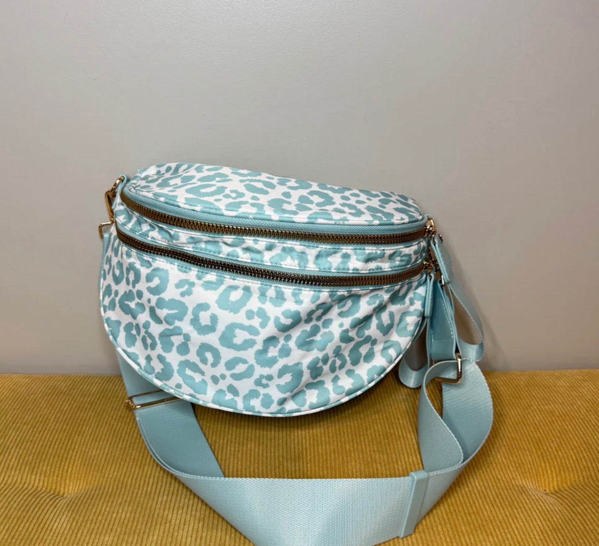 RONI BUMBAGS