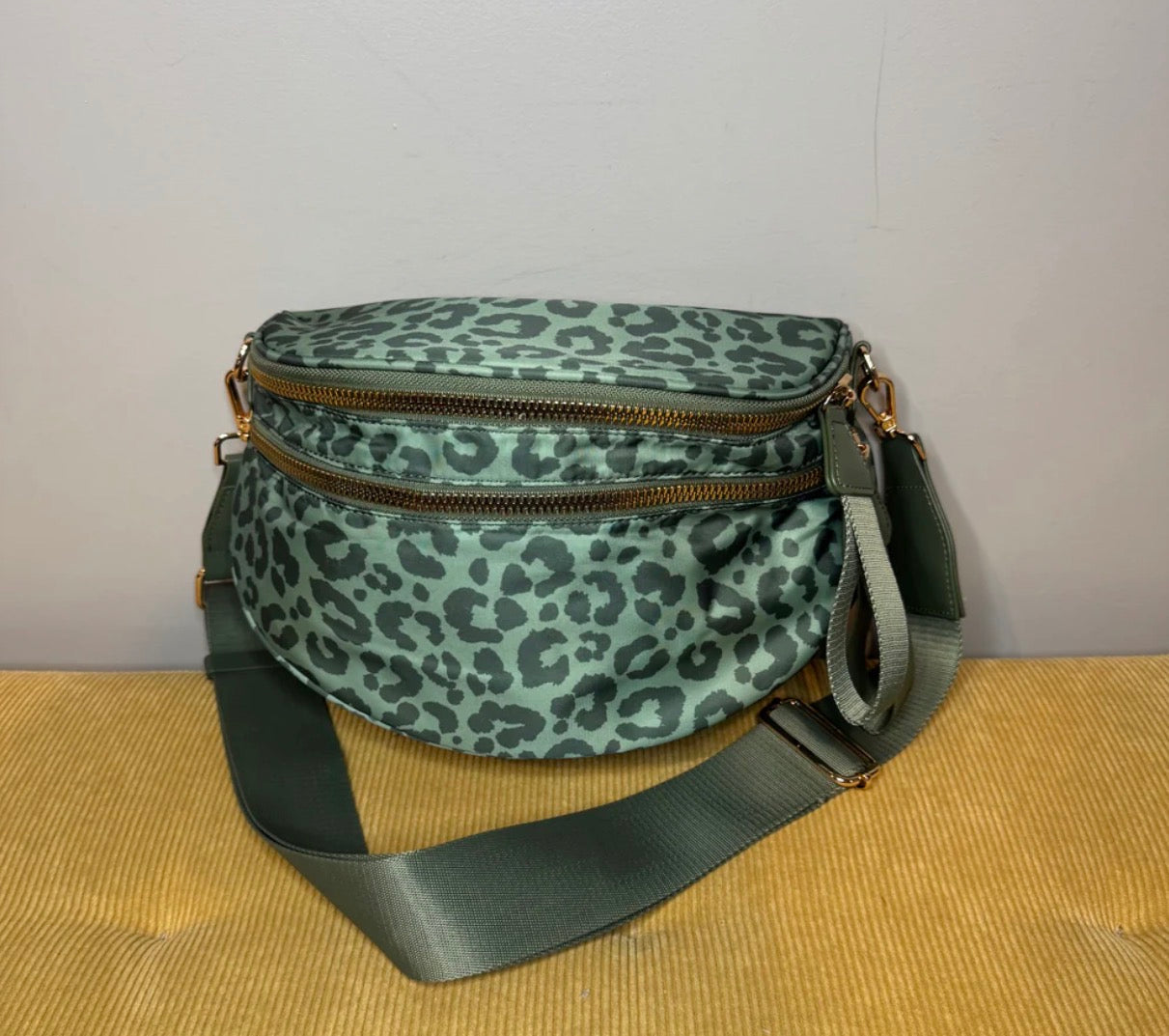 RONI BUMBAGS