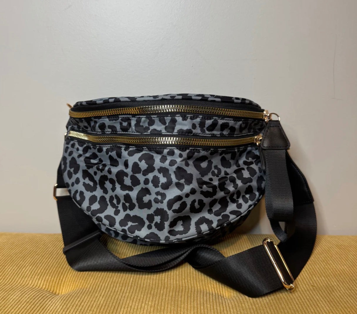 RONI BUMBAGS