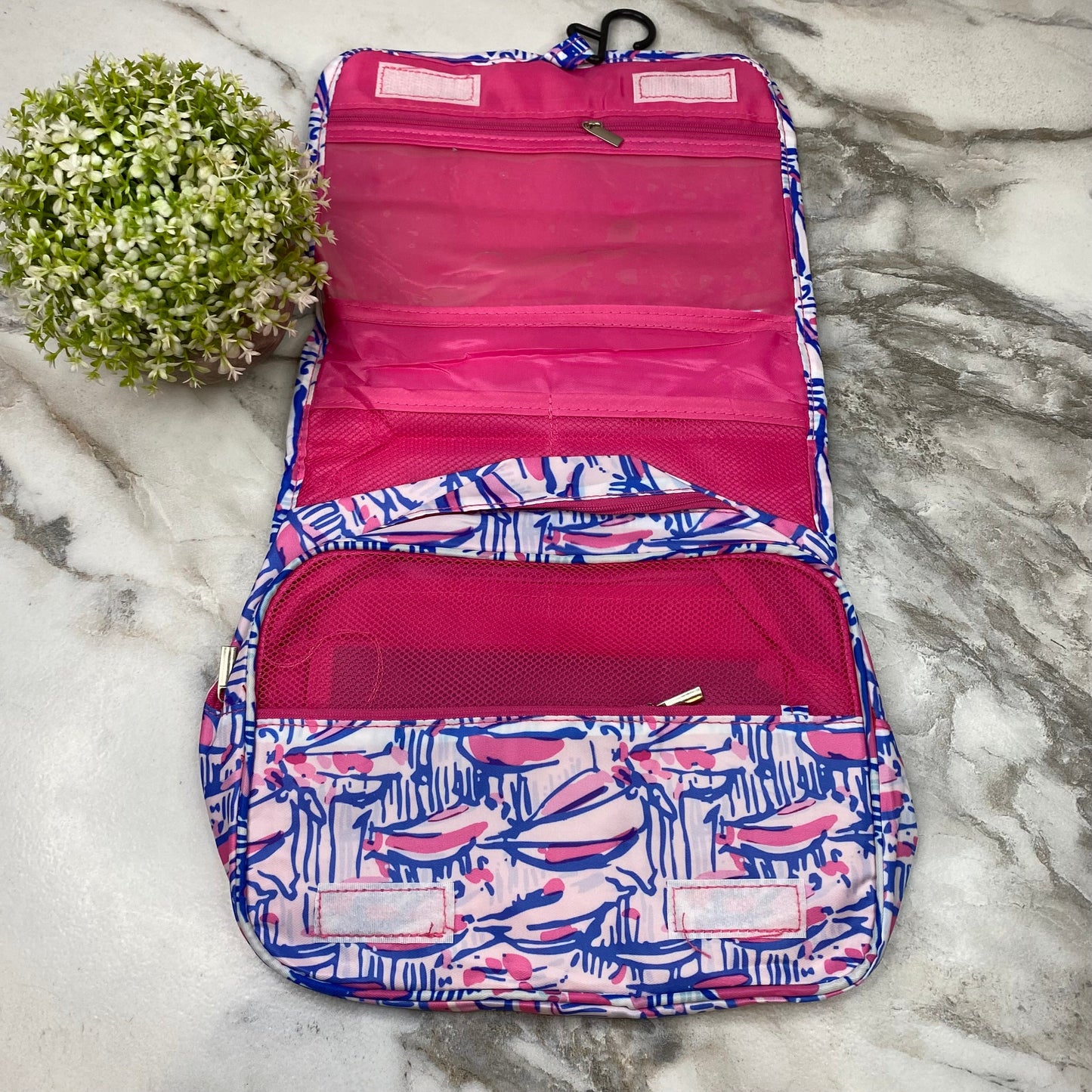 Hanging Toiletry Bag - Abstract Pelican