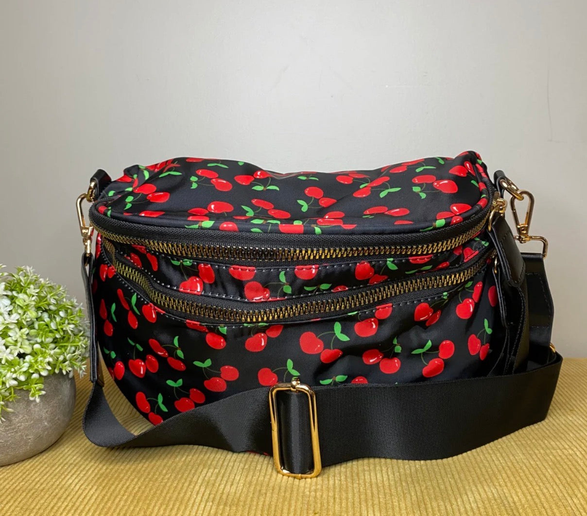 RONI BUMBAGS